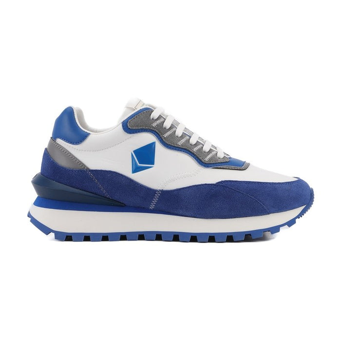 Retro Runner – Web3 Inspired Street Style